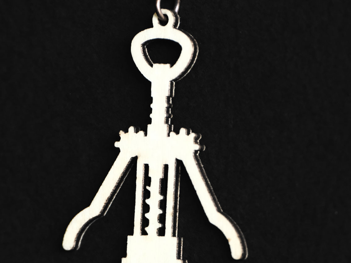 tire-bouchon-2-vin-fond-noir