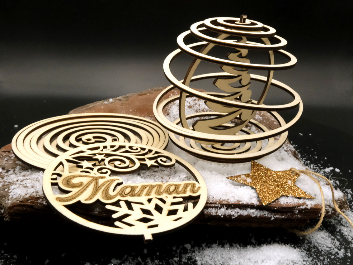 boile-noel-personnalisee-spirale-maman Boule noel personnalisée spirale